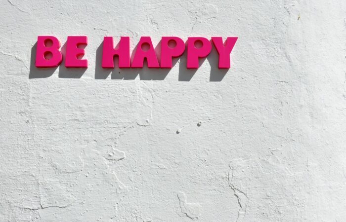 red be happy wall decor