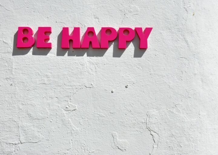 red be happy wall decor